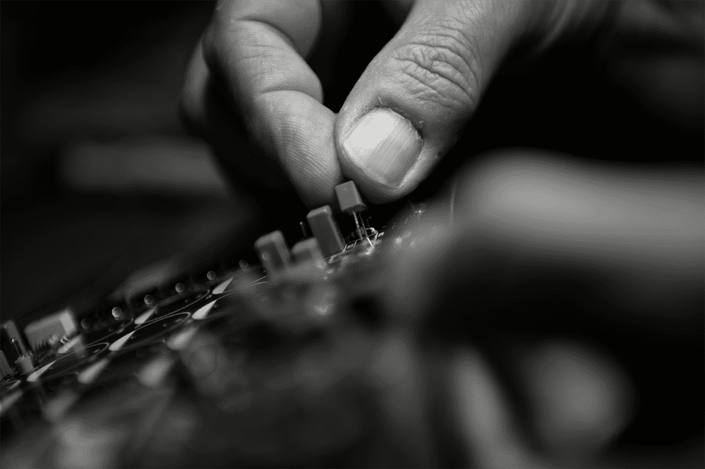 Photographies réalisées par VANCKH pour l'Atelier Artisanal de DMSS Audio.